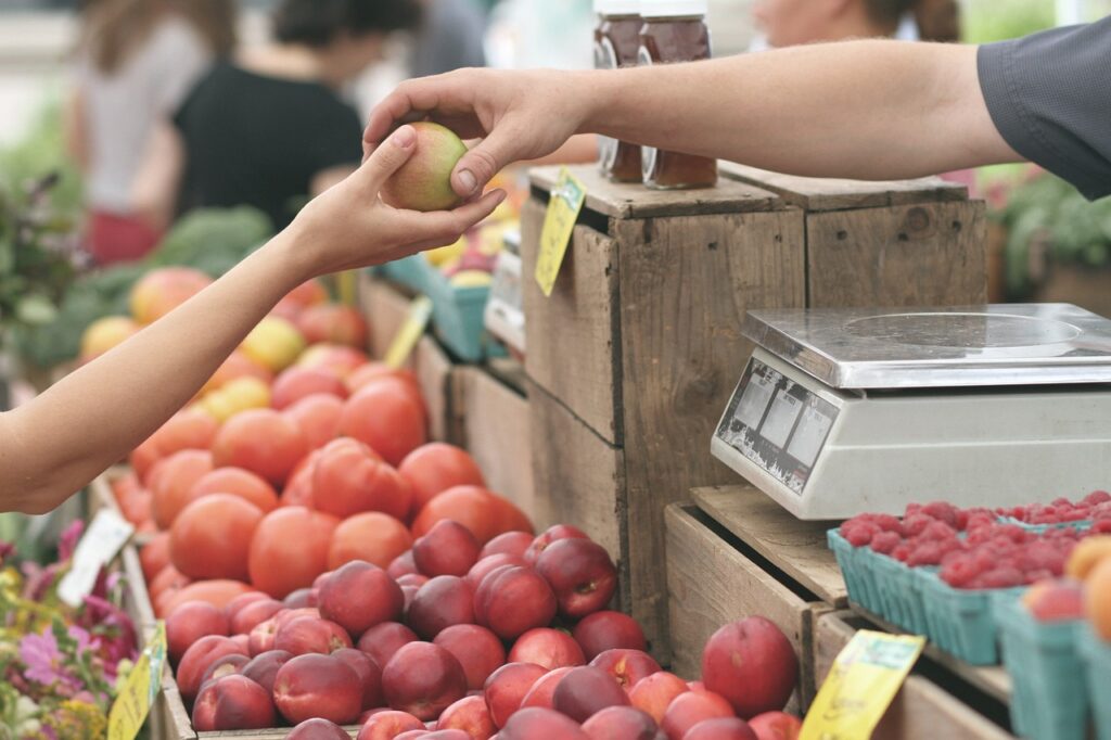 A Genova il 7% della popolazione in difficoltà ad acquistare prodotti alimentari. Il ruolo del Centro Agroalimentare per recuperare le eccedenze di ortofrutta