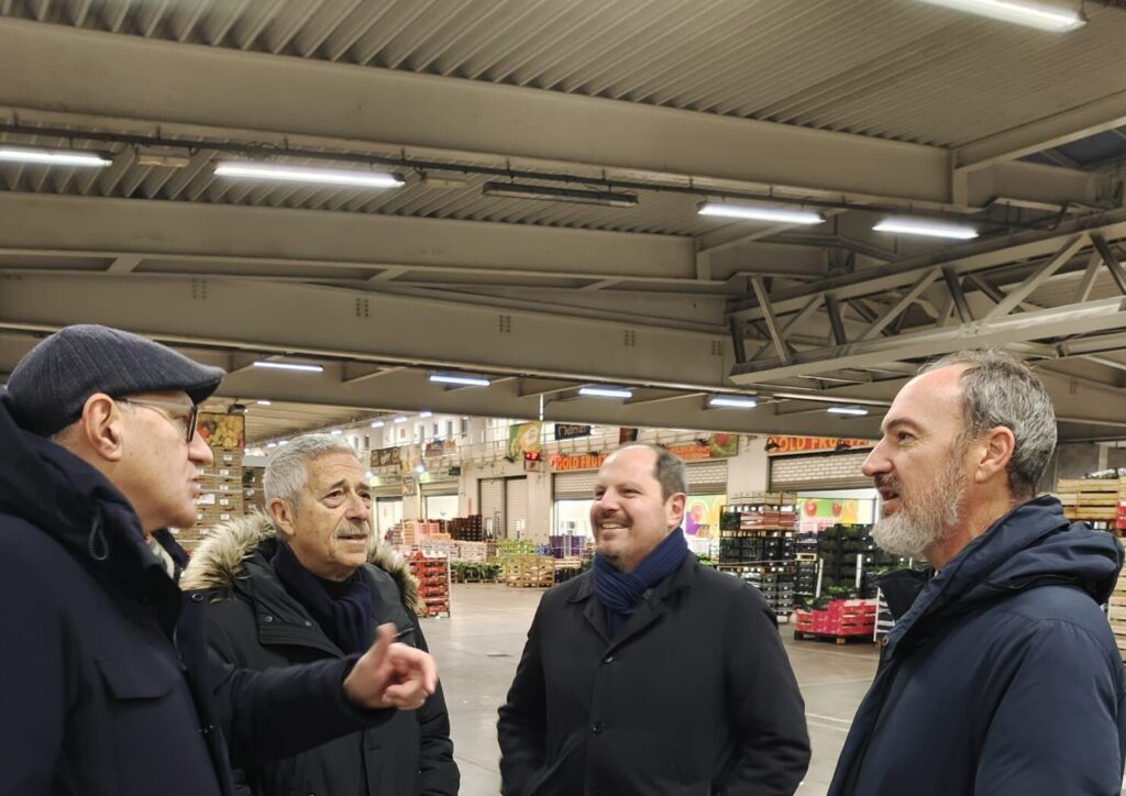 La visita del vicesindaco e assessore alle Società Partecipate e Sviluppo economico del Comune di Genova, Alessandro Terrile, al Centro Agroalimentare